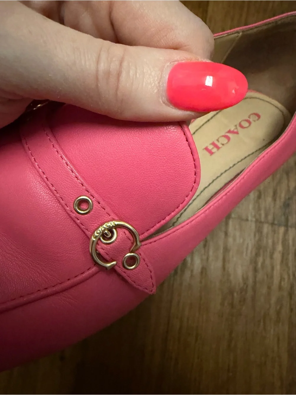COACH Pink Leather Pointed Loafer Flats with Gold Hardware Size 9 - Picture 2 of 4